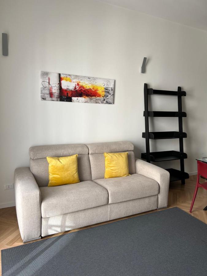 Milano: Incantevole Appartamento In Pieno Centro - Fancy Yellow Apartments Buitenkant foto